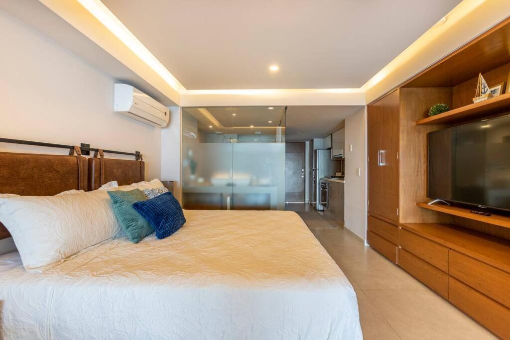 Harbor 7010 By Moikkarentals Beachfront 600Mb Wifi Puerto Vallarta Exterior photo